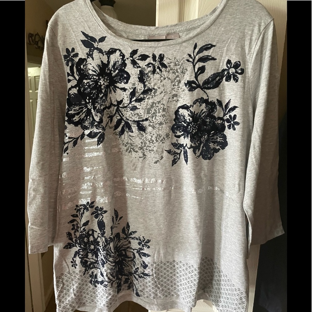 Chico’s size 3. 3/4 length sleeve top